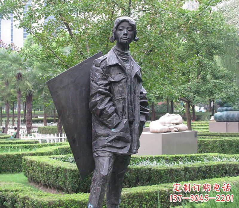 长春少女的坚强与美丽——铜雕少女公园人物