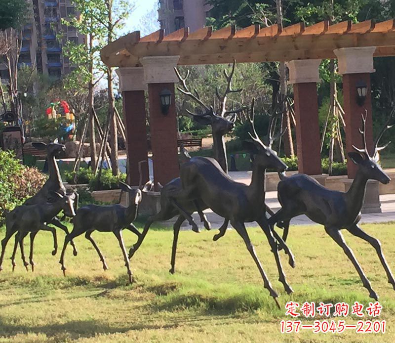 长春奔跑的梅花鹿公园动物铜雕