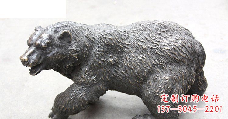 长春以玻璃钢制作的北极熊雕塑