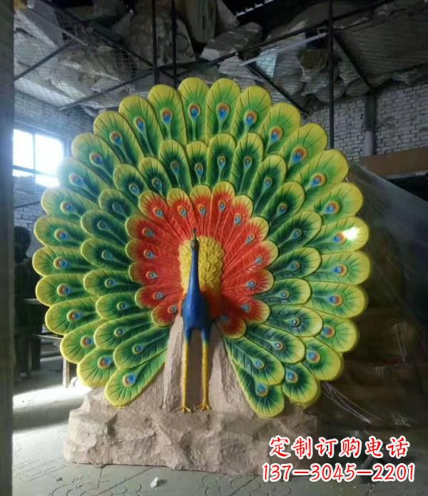 长春玻璃钢制作的孔雀雕塑
