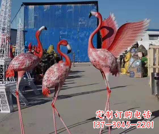 长春火烈鸟雕塑以玻璃钢创造精美的景观雕塑