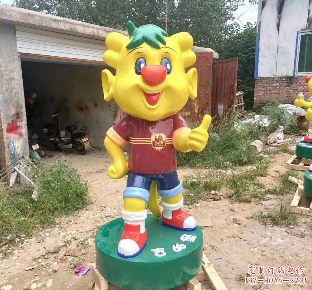 长春玻璃钢卡通小牛雕塑精致而可爱