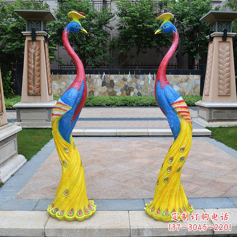 长春玻璃钢制精美孔雀雕塑