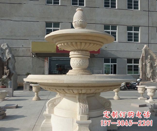 长春菠萝雕塑点缀小区景观的精美艺术品