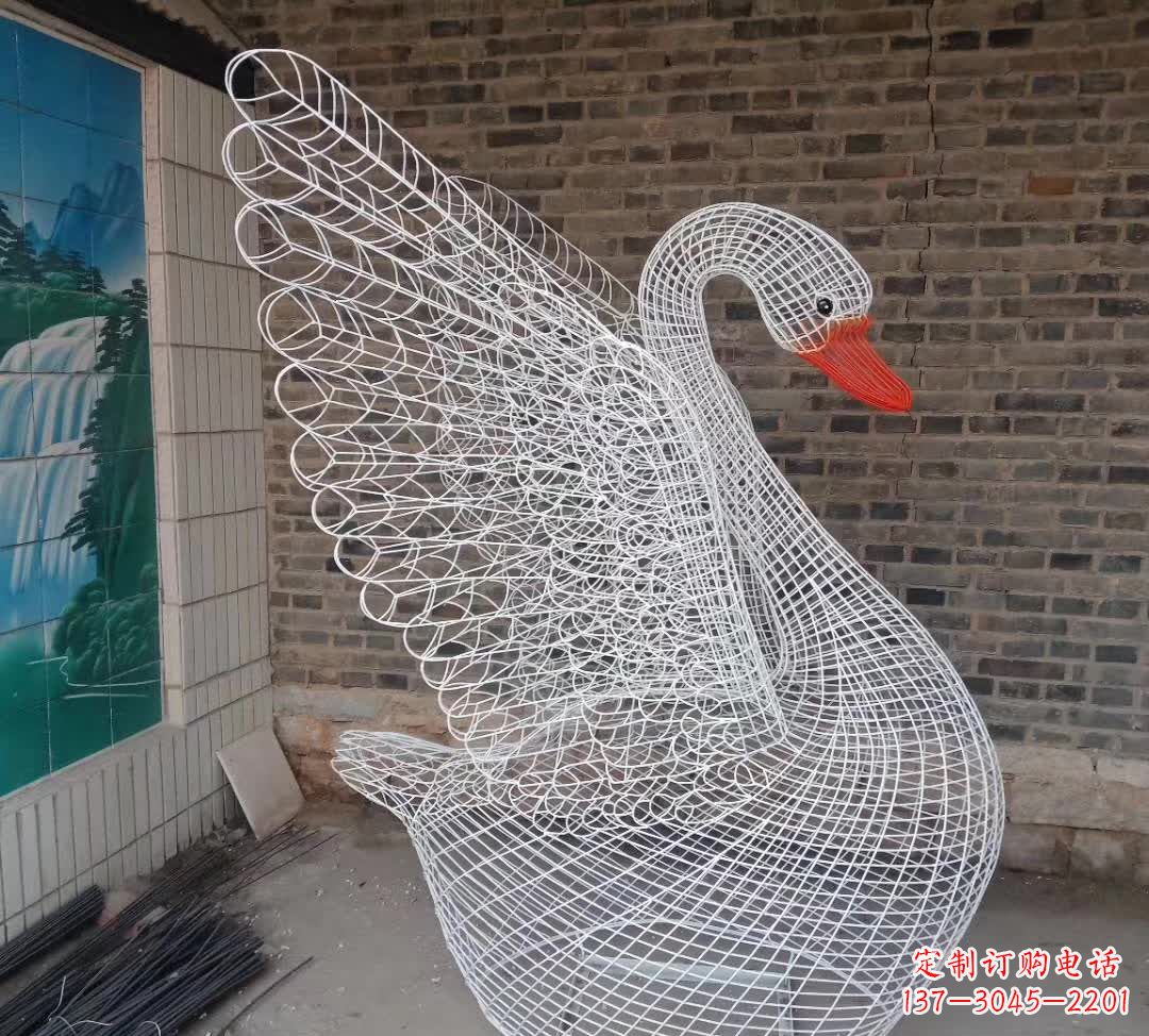 长春不锈钢制天鹅雕塑象征着和谐与美好
