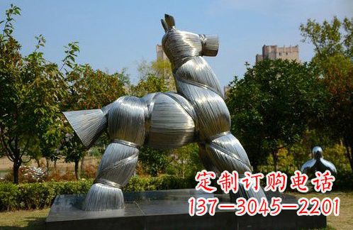 长春不锈钢草扎马雕塑艺术精彩绽放