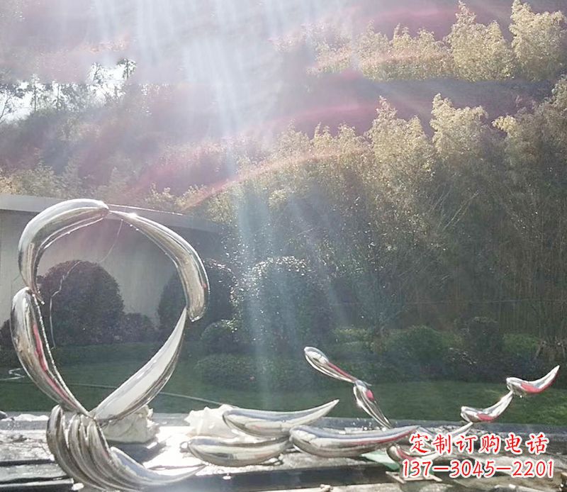 长春不锈钢鲤鱼雕塑——寓意美好的象征
