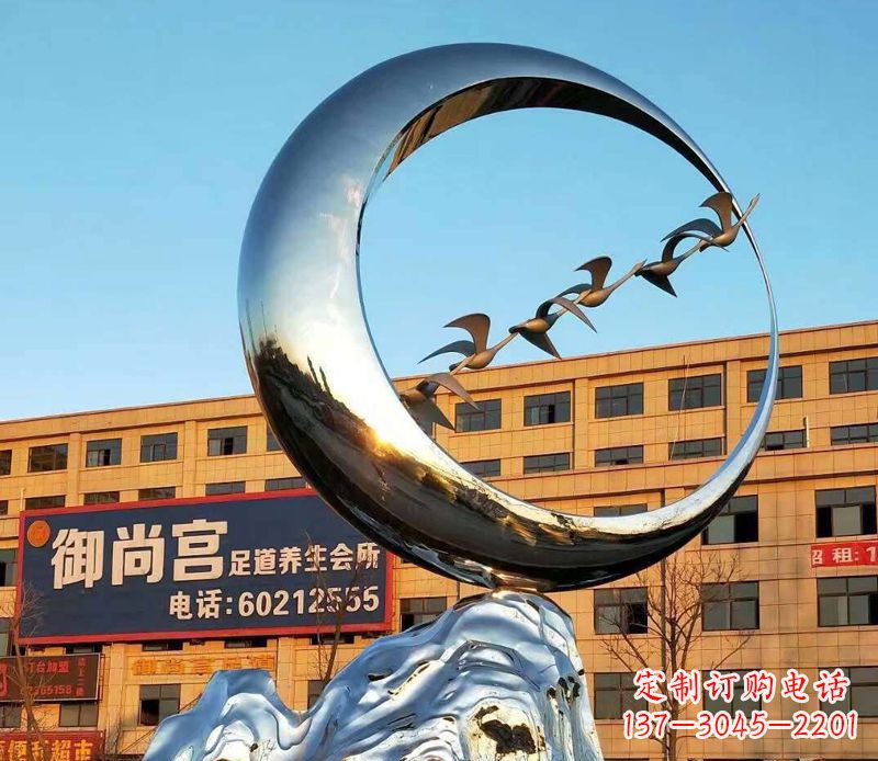 长春不锈钢大雁雕塑象征着生机勃勃的美丽