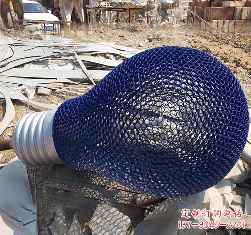 长春不锈钢灯泡雕塑灯光下的美丽之美