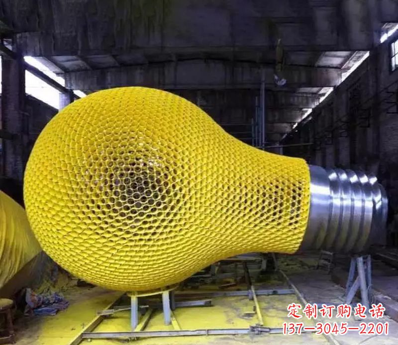 长春新题目不锈钢灯泡雕塑精致的艺术珍品