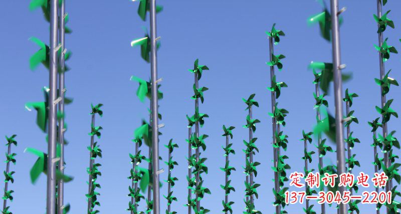 长春螺旋风车给广场景观带来的旋转欢乐