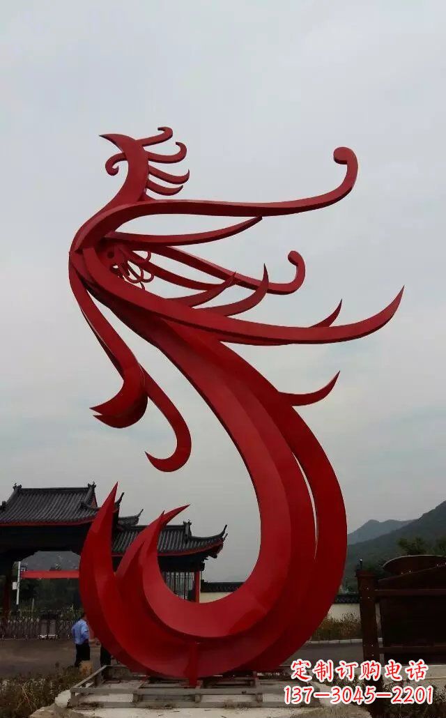 长春凤凰雕塑象征着和平与繁荣