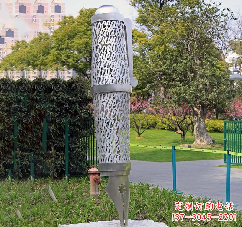 长春精致不锈钢钢笔雕塑
