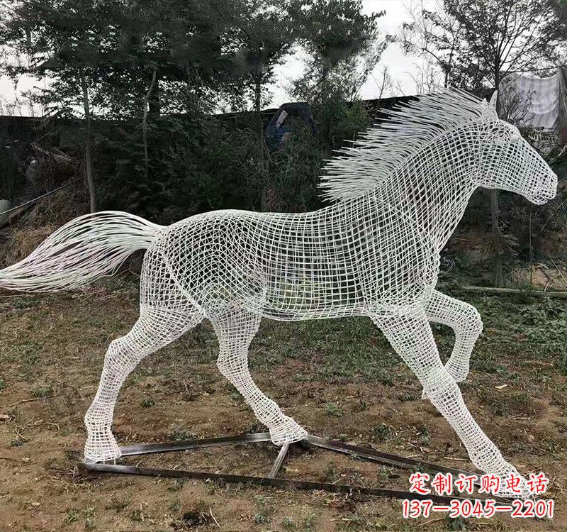 长春不锈钢公园镂空奔马雕塑——给城市带来动感