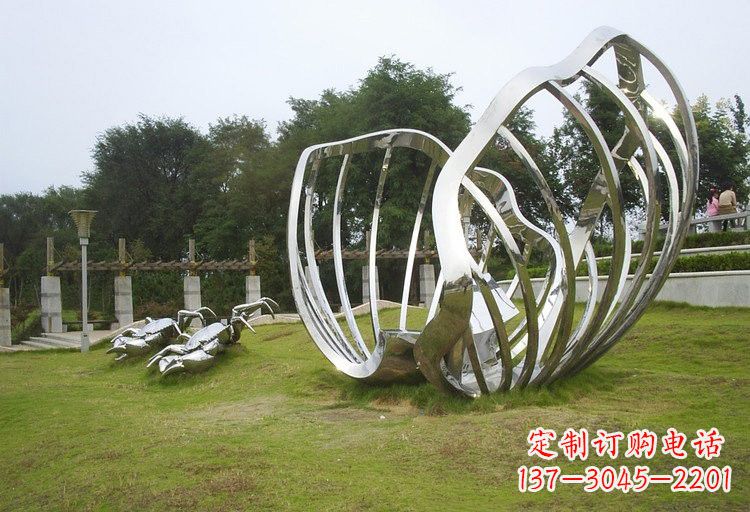 长春不锈钢公园里的贝壳雕塑