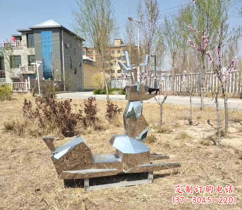 长春不锈钢公园小鹿雕塑给公园带来温馨气息