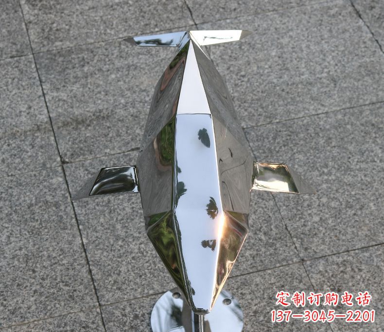 长春海豚雕塑令不锈钢广场更加灿烂
