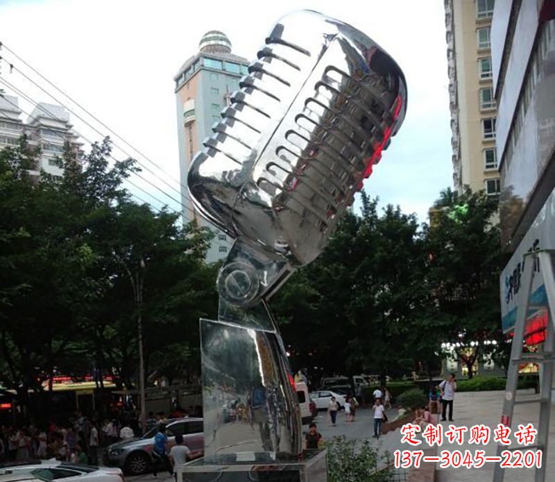 长春不锈钢话筒雕塑象征传统文化和新时代