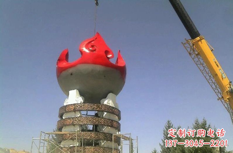 长春不锈钢火炬雕塑象征着永恒的精神