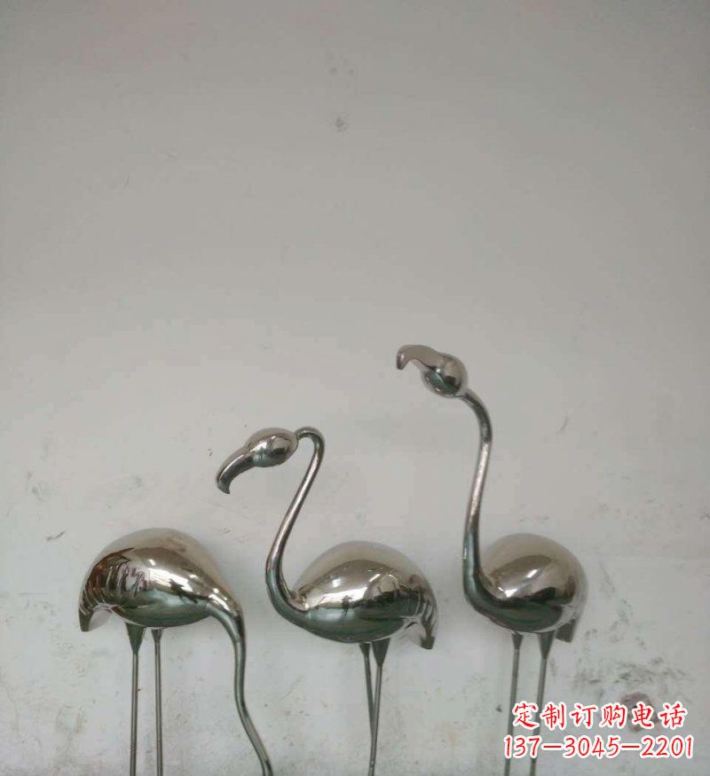 长春不锈钢火烈鸟雕塑把自然之美带入公园
