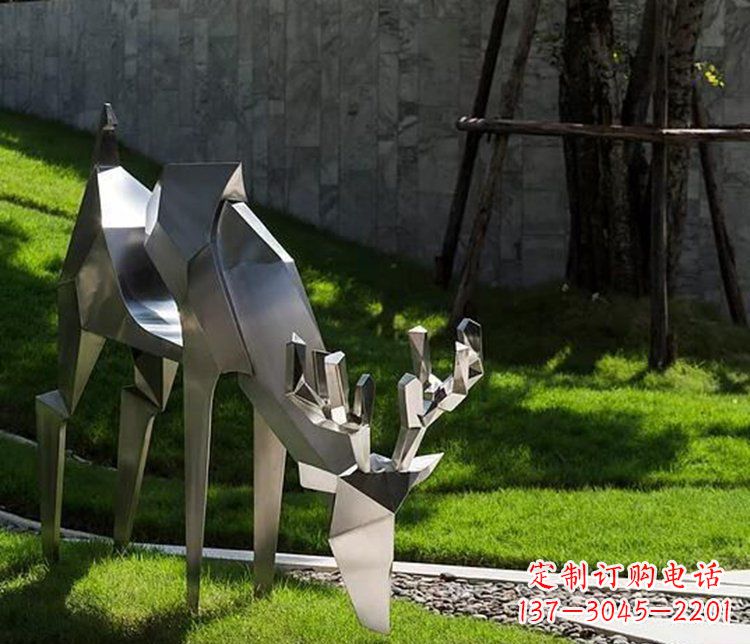 长春不锈钢几何动物雕塑——点缀鹿公园美景