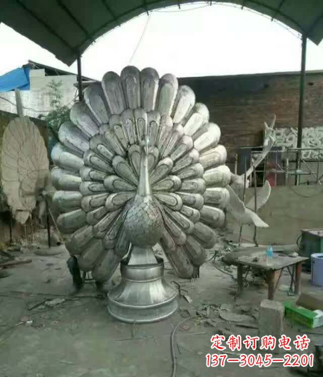 长春该孔雀雕塑
