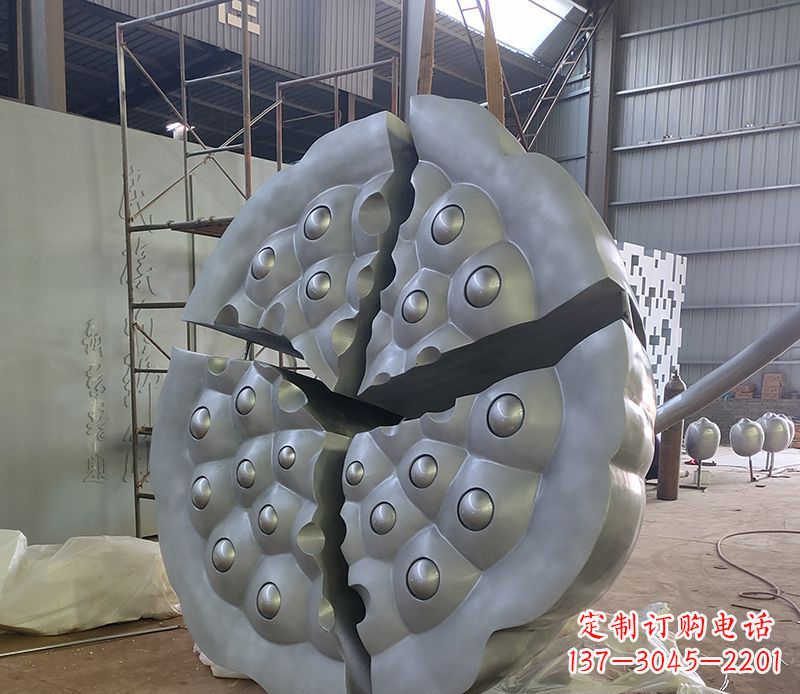 长春不锈钢莲蓬雕塑精美外形 引人入胜