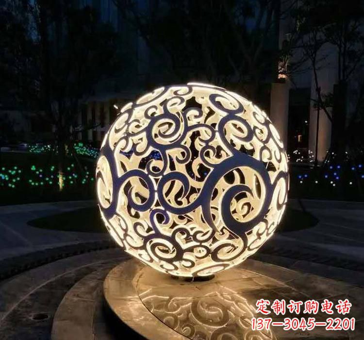 长春不锈钢镂空球喷泉雕塑艺术性的水景装饰