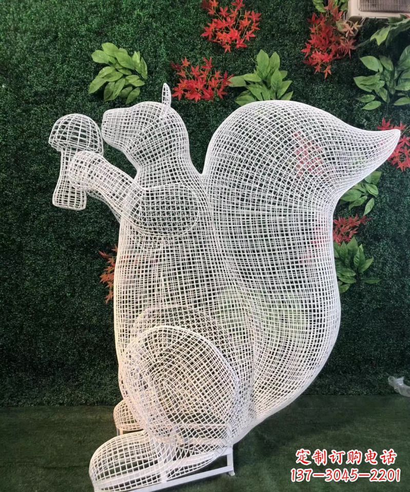 长春不锈钢松鼠雕塑展现自然的美