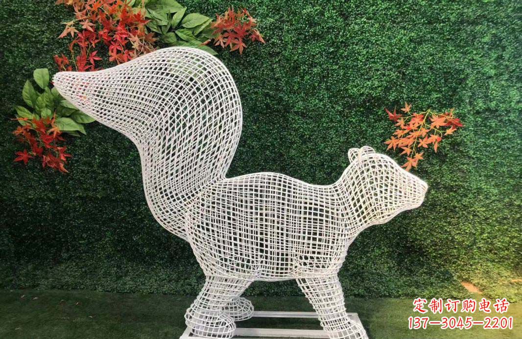 长春不锈钢松鼠雕塑艺术与精美结合
