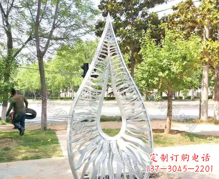 长春精致不锈钢水滴雕塑