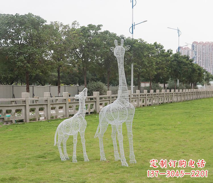 长春精美的不锈钢长颈鹿雕塑