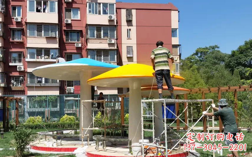 长春不锈钢蘑菇凉亭——精美雕塑点缀绿意