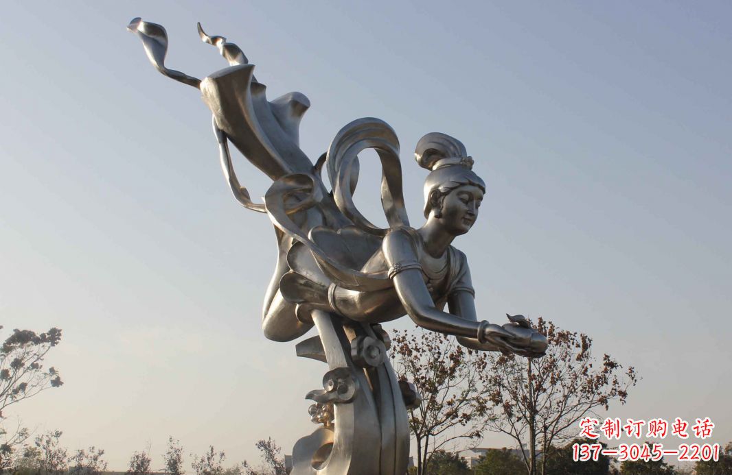 长春蟠桃祈福精美不锈钢雕塑