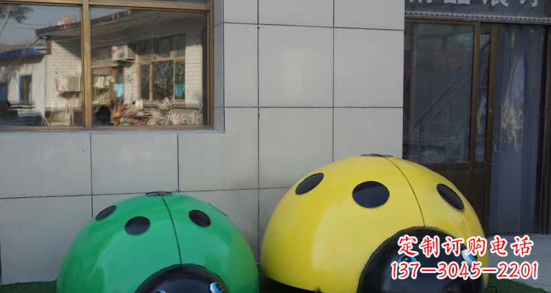 长春不锈钢瓢虫雕塑精致而富有艺术感