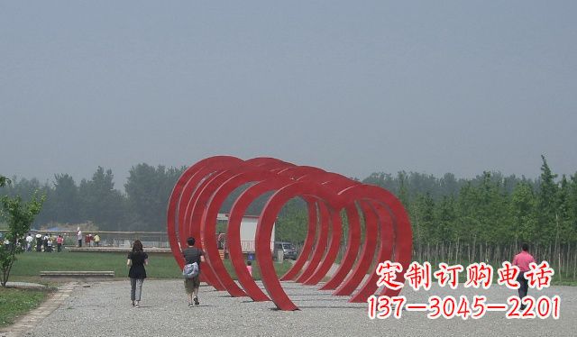 长春不锈钢心形拱门雕塑美丽而神圣