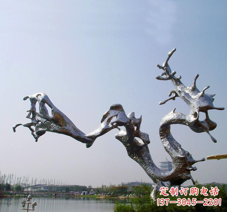 长春不锈钢水滴雕塑体现自然之美
