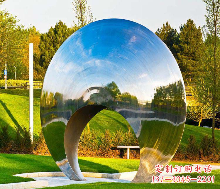 长春环环相扣的圆环雕塑