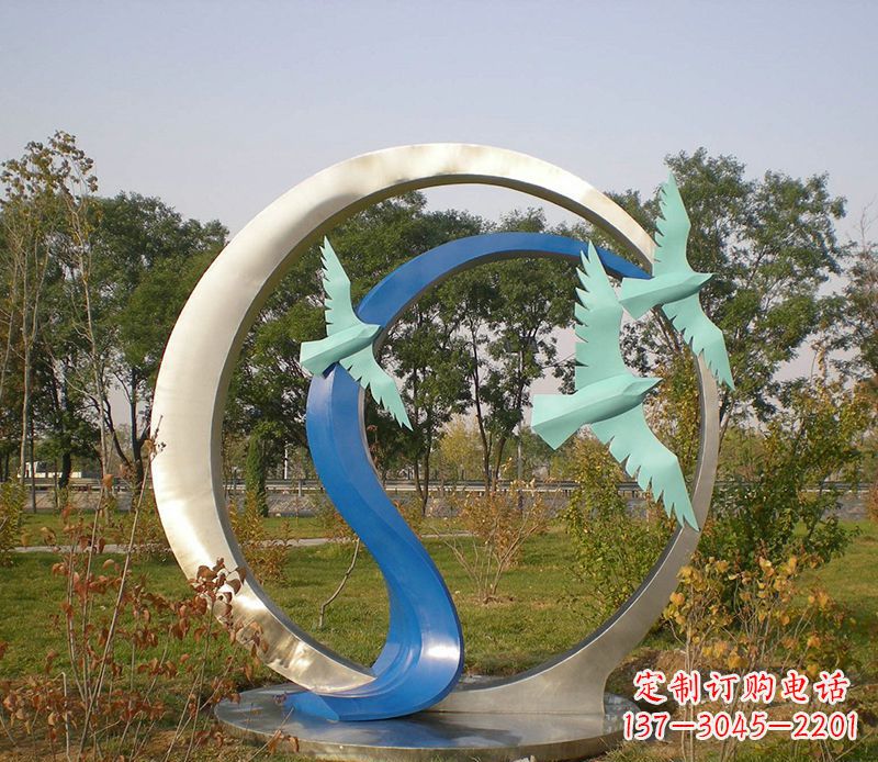 长春不锈钢圆环雕塑精致而优雅
