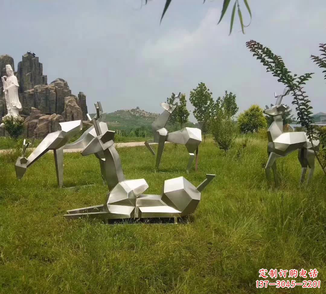 长春不锈钢锻造的小鹿雕塑