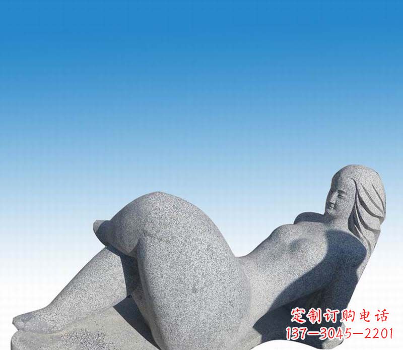 长春活力四射的女孩雕塑