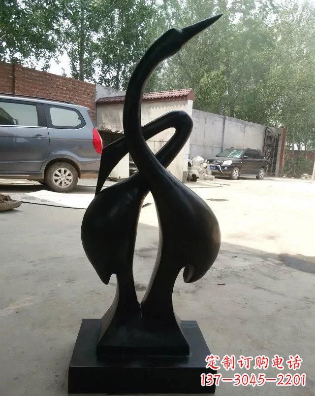 长春精美的天鹅雕塑