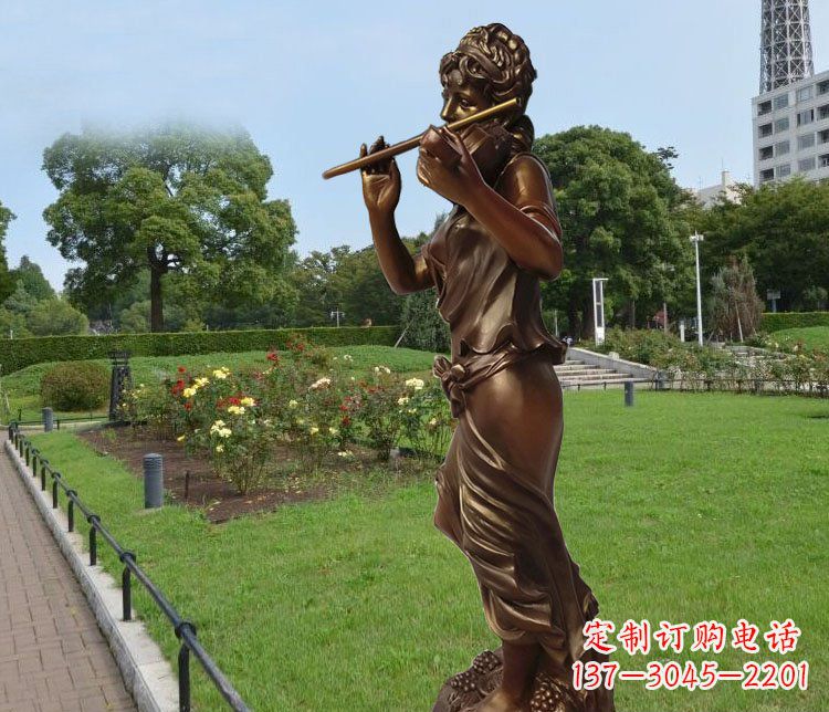 长春美女雕塑把美景变成静物
