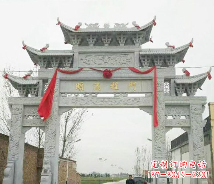 长春牌坊雕塑纪念历史，传承文化