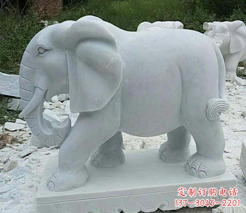 长春精雕细琢的大理石大象雕塑