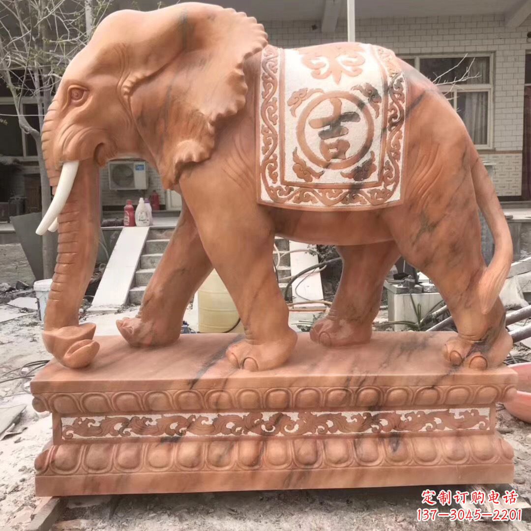 长春欣赏传统工艺精湛的大象雕塑
