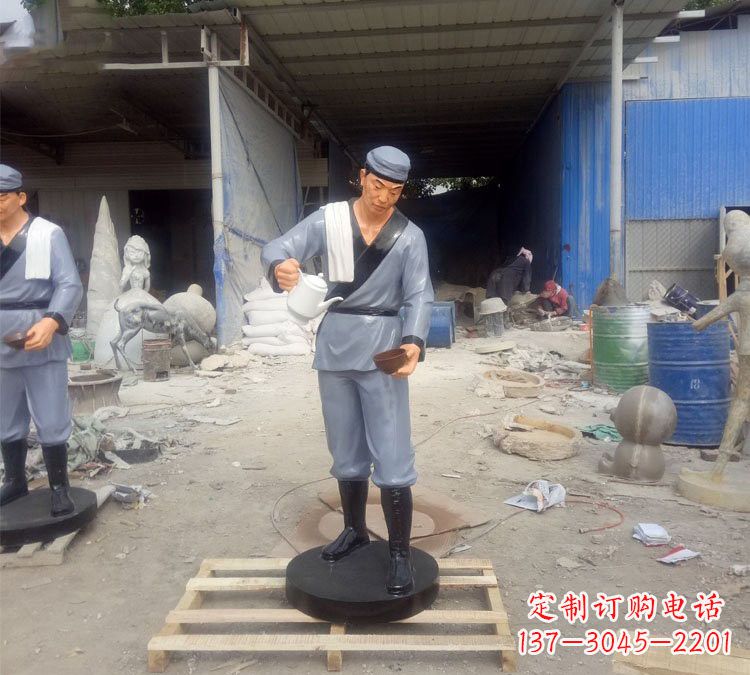 长春饭店门口玻璃钢仿真店小二雕塑