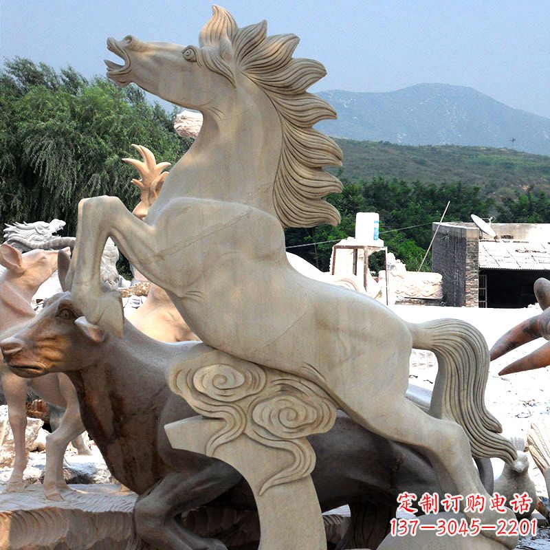 长春飞天生肖马雕塑