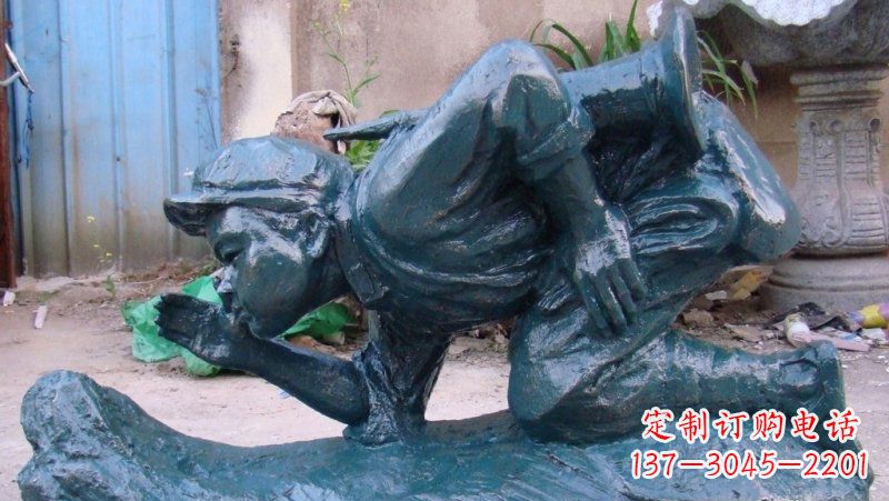长春传统文化符号——小红军冲锋号雕塑