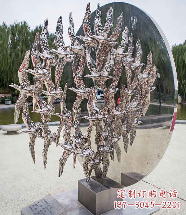 长春欣赏鸽子轻盈的美丽——不锈钢动物鸽子雕塑